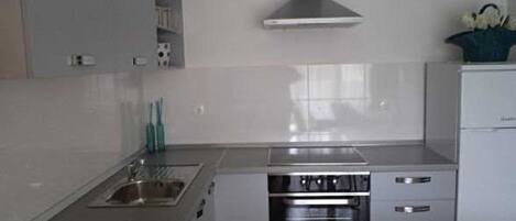 Apartment (Two Bedroom Apartment with Balcony an) | Private kitchen