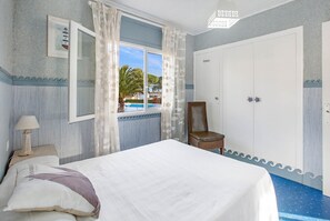 2 bedrooms, iron/ironing board, free WiFi - 1CB K2 -2 Bedroom apartment in a very quiet area with garden and communal pool near the beach of Calella de Palafrugell (Calella de Palafrugell)