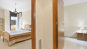 2 camere, ferro/asse da stiro, Wi-Fi gratuito