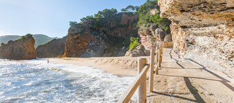 1ARCH1 Basic 2 bedroom apartment close to the lovely beach of Pals.