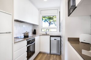 Fridge, microwave, oven, dishwasher