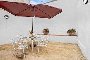 Outdoor dining - 1SICA 01 - Spacious and modern fully renovated apartment located just 100m from the beach of Llafranc (Llafranc)
