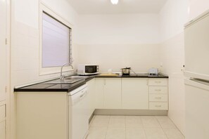 Fridge, microwave, dishwasher, coffee/tea maker