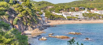 1MON 01 - Central apartment with garage, located 200 meters from the beautiful beach of Llafranc