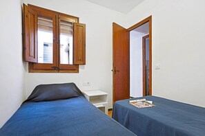 3 chambres, fer et planche à repasser, accès Internet