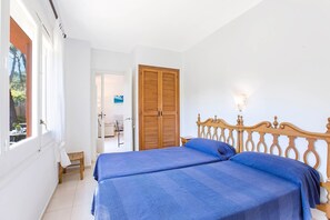 3 dormitorios, tabla de planchar con plancha, Internet