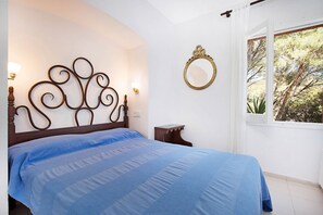 3 makuuhuonetta, silitysrauta/-lauta, internet