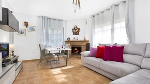 Télévision, cheminée