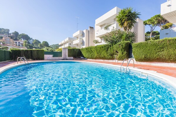 Pool - 1OP 01 - Apartment located in Pals, in a residential complex with swimming pool, 400 m from the beach (Pals)