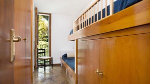 3 chambres, fer et planche à repasser, Wi-Fi gratuit