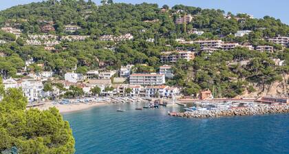 1ROS 01 - 150 m2 house with communal pool and parking, very close to Llafranc beach