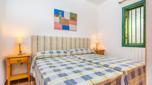 3 bedrooms, iron/ironing board, free WiFi