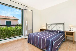 3 bedrooms, iron/ironing board, Internet - 1MP 44 - Attractive house located in a quiet residential complex, with communal garden and swimming pool, just 100 m from  the beach of Pals. (Torroella de Montgri)