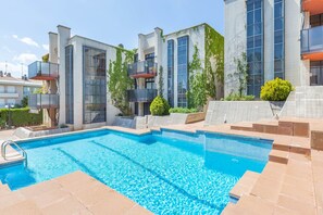 Pool - 1PINEDA 01 - Cozy apartment for 8 persons situated a few minutes walk from the beach of Calella de Palafrugell (Calella de Palafrugell)