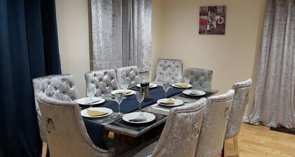 Lovely 3-bed House in Luton