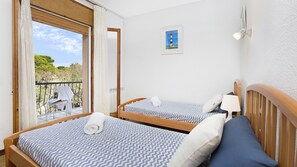 5 habitaciones, tabla de planchar con plancha y wifi gratis 