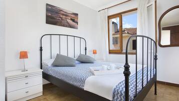 5 slaapkamers, een strijkplank/strijkijzer, gratis wifi