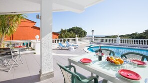 Outdoor dining - 2MONTEM01 - Beautiful house for 9 people with garden and private pool located near the beach of Blanes (Blanes)