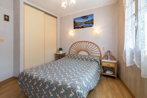 1 chambre, fer et planche à repasser, Wi-Fi gratuit