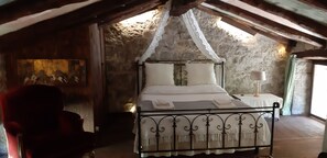 2 Schlafzimmer, Zimmersafe, Schreibtisch, Bügeleisen/Bügelbrett