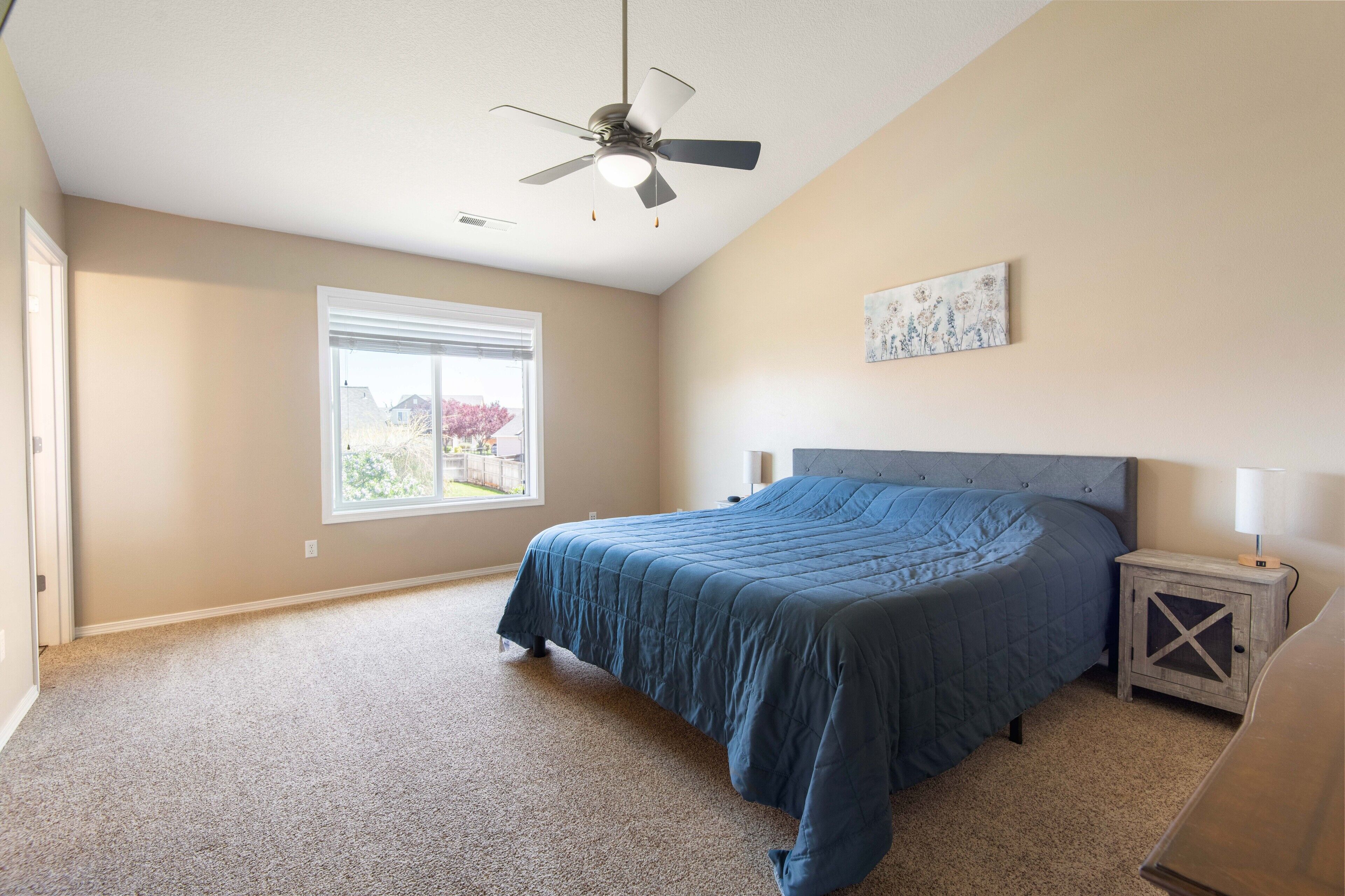 4 bedrooms, in-room safe, desk, iron/ironing board