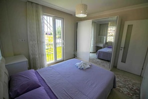 4 bedrooms, iron/ironing board, WiFi, bed sheets - Inviting 4-Bed Villa Nil Dalyan with child pool (Ortaca)