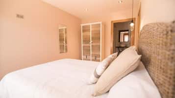 1 chambre, lit parapluie, Wi-Fi gratuit, draps fournis