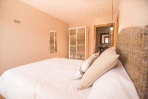 1 bedroom, travel crib, free WiFi, bed sheets