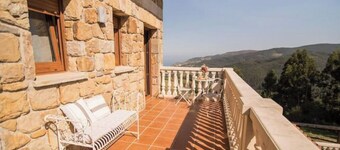 Rural apartment 'balcony with sea views'