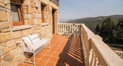 Rural apartment 'balcony with sea views'