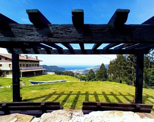 Rural apartment 'balcony with sea views'