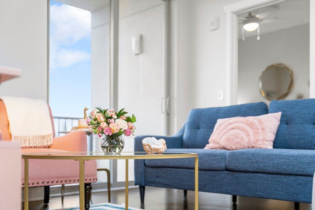 Televisión y oficina 