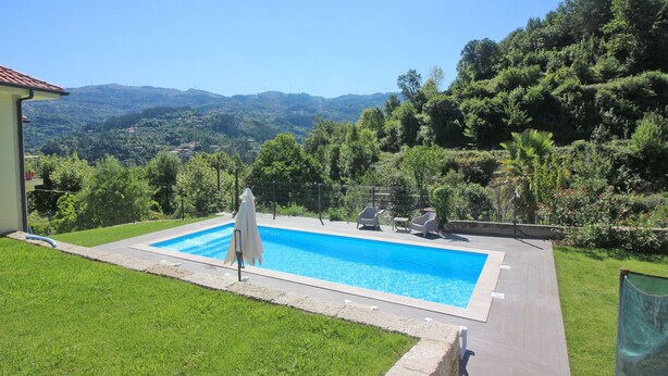 Unclassified image, 1 of 40, button - Modern house with pool in Gerês (Gerês)