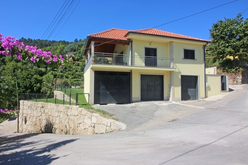 Modern house with pool in Gerês
