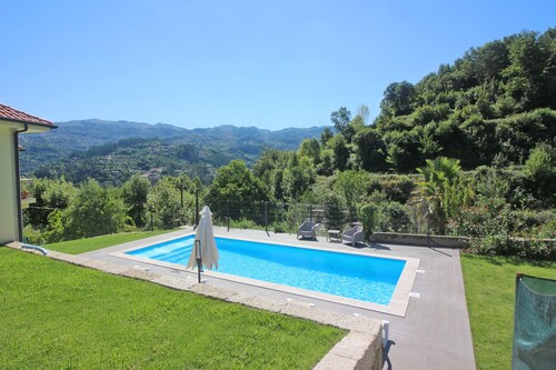 Modern house with pool in Gerês