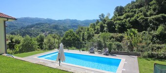 Modern house with pool in Gerês