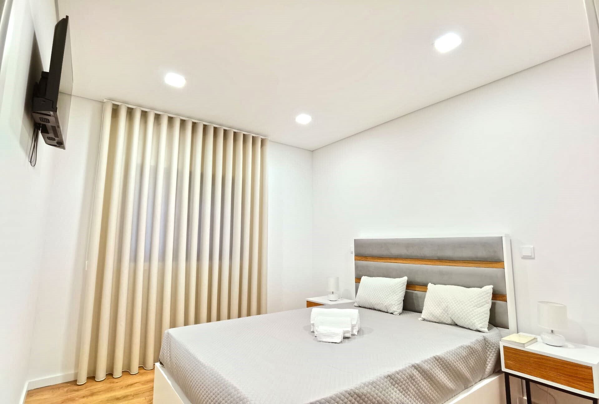 3 habitaciones, tabla de planchar con plancha y wifi gratis 
