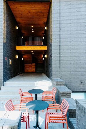 تناول الطعام بالخارج