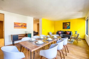 Dining - VH | Spacious 4BR, Strong wifi, Parking and tv | 101 (Mexico City)