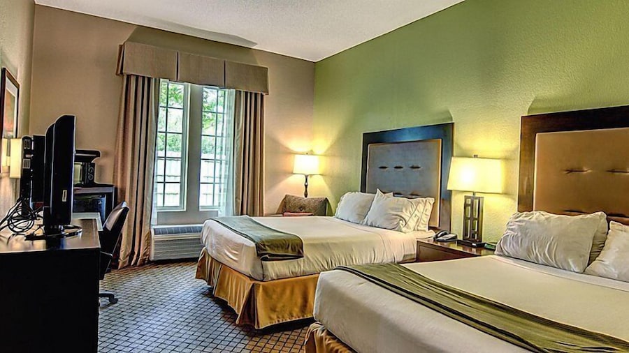 The Inn at River Landing