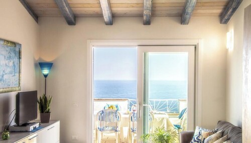 A 5 minuti da Cala Ostina! Una terrazza sul mare
