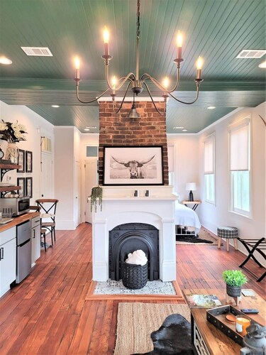 The Kelley House | Suite 4 w/Balcony Access