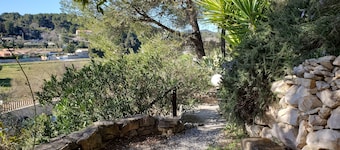 Joli gîte au calme dans les collines provençales