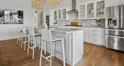 Heated Pool, Steps to Beach, Stylish Interior, Amenities Galore!