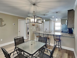 Condo, Plusieurs lits, patio (Villa 511 - No Pets) | Restauration