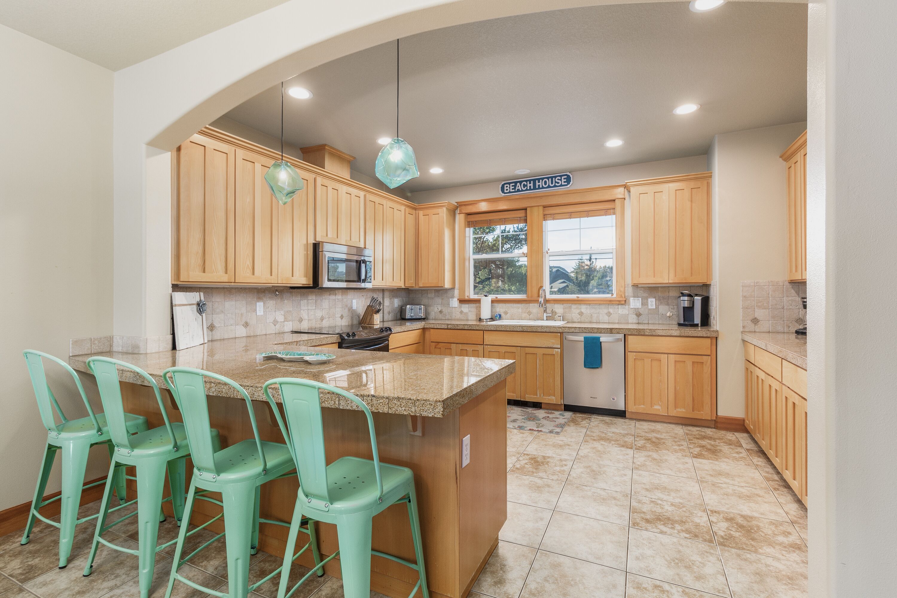 Sacred Waters Retreat #135 - Comfortable, updated, near beach. Game room! Dog OK.