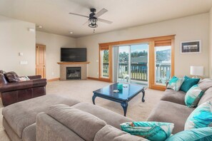 Smart-TV, peis og bordtennis