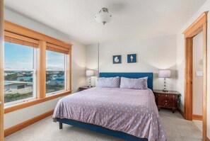3 bedrooms, free WiFi, bed sheets