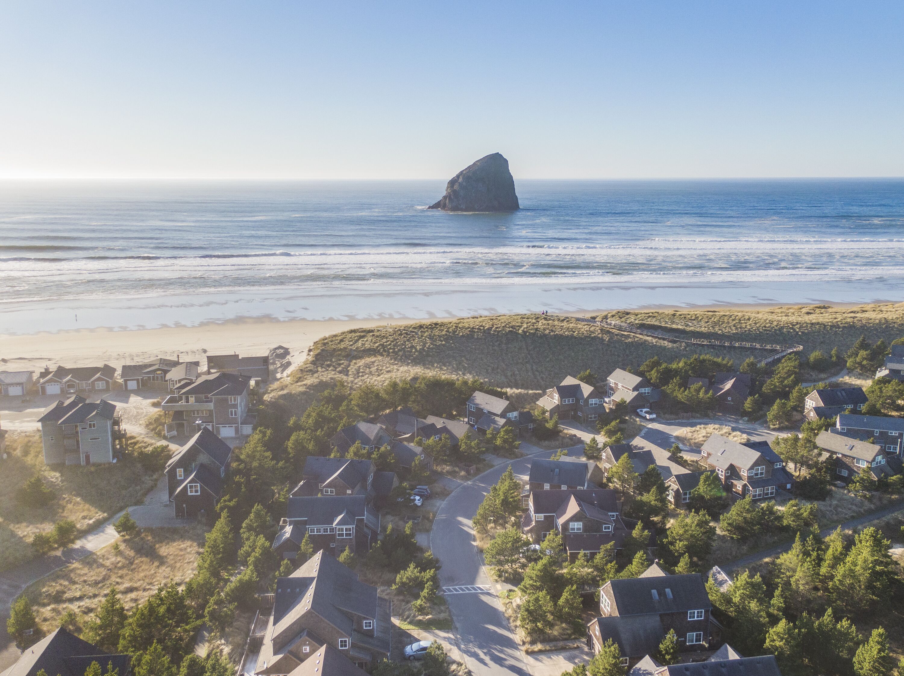 Pura Vida #166 - Perfect beach house. Family friendly, HOTTUB, easy walk to beach