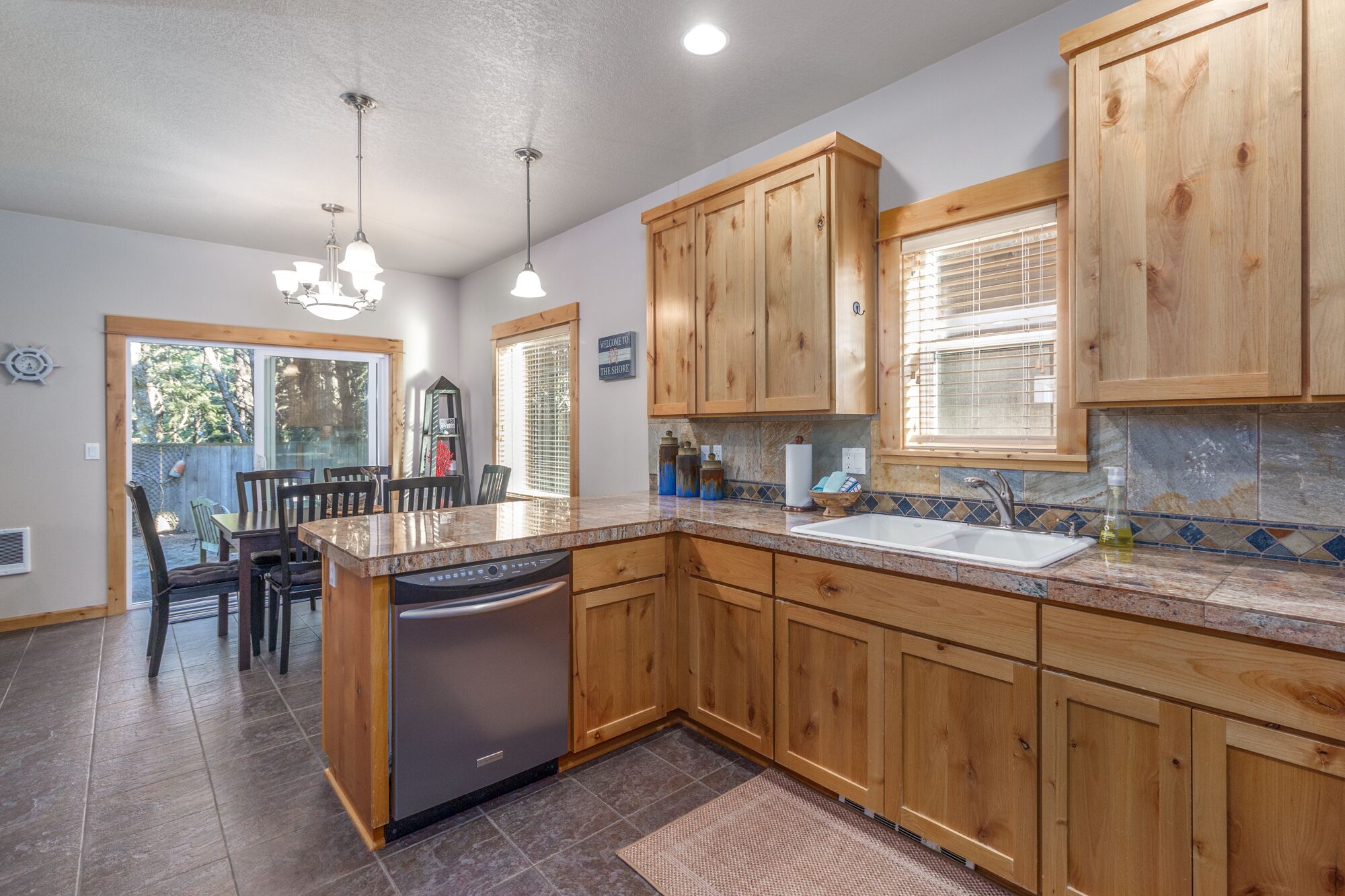 Sea Jay #181 - Perfect beach retreat, hot tub, walk to beach, dog OK.